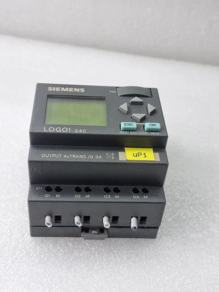 SIEMENS 6ED1052-1CC01-0BA6 LOGO PLC 6ED10521CC010BA6 24VDC 24C (Little Used)